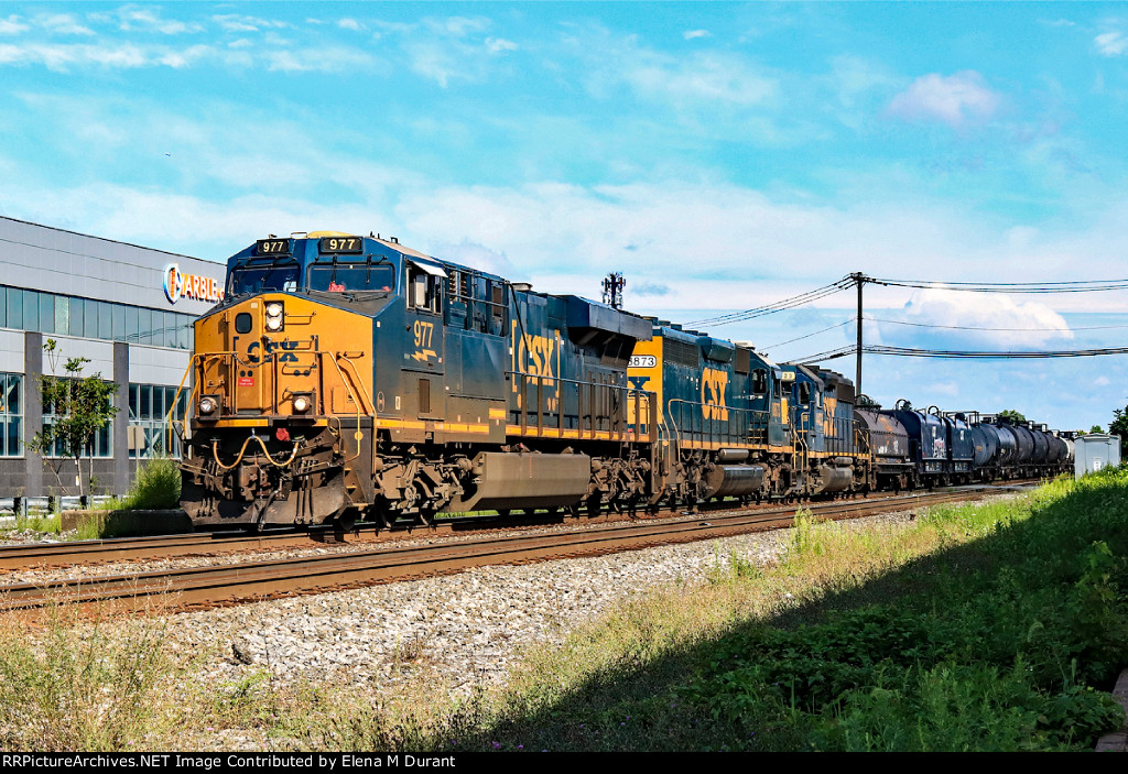 CSX 977 on M-403